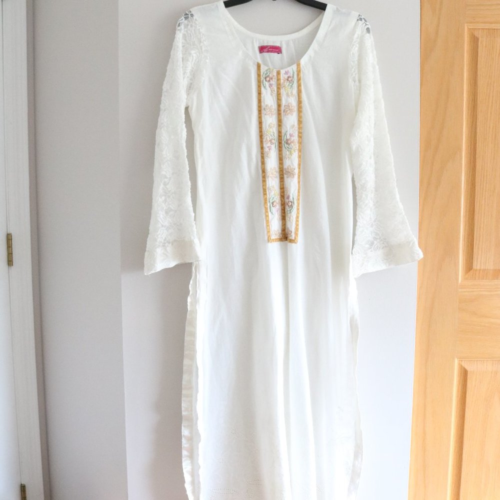 💐 White Flroal Embroidered Long Kurta
